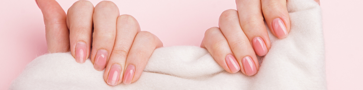 rozdwajające się paznokcie czego brakuje